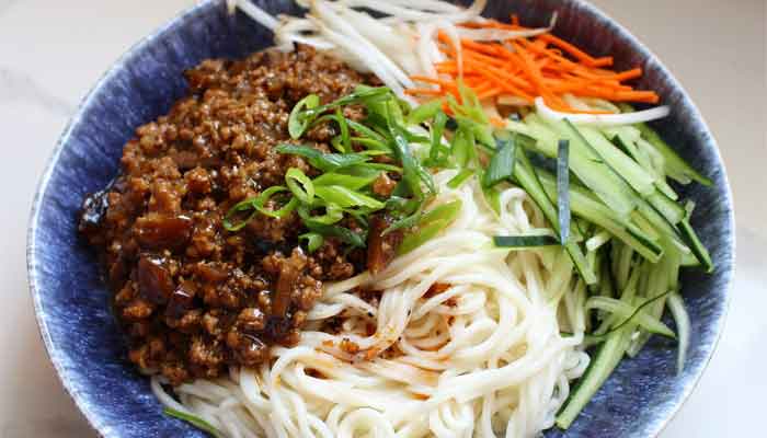 Mì Zha Jiang Mian (Mì tương đen Bắc Kinh)