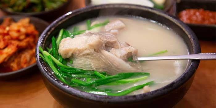 Dwaeji Gukbap (돼지국밥)