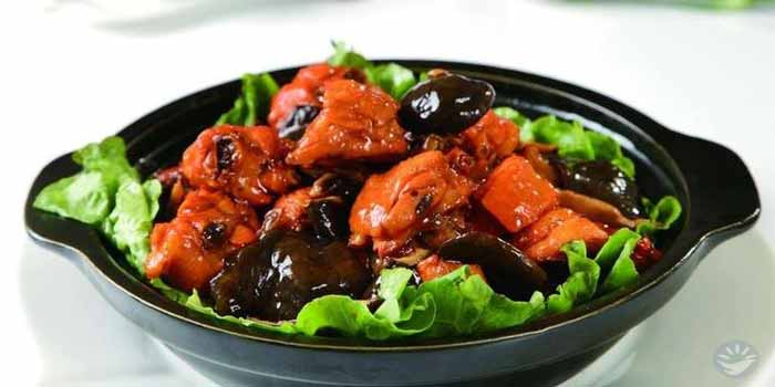 Gà hấp nấm