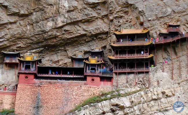 Chùa Huyền Không (Hanging Temple)