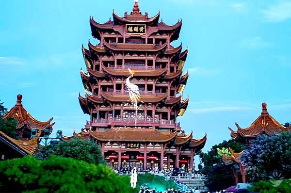 Hoàng Hạc Lâu (Yellow Crane Tower)